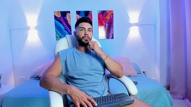 ZarekFox online show from September 18, 2025, 11:51 pm