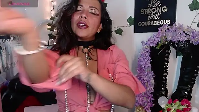 Dakota ro online show from November 12, 2025, 8:19 pm