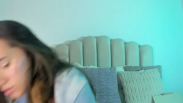 Snapshot of Valey_x chatting on January 11, 2026, 2:49 am Valey x online show from January 11, 2026, 2:49 am