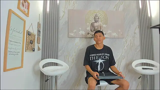 BEAUTY BOYS1 online show from December 21, 2025, 7:04 am