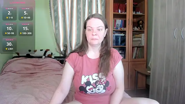 MiaLores online show from April 7, 2026, 9:21 am