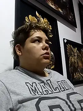 Snapshot of Hailey_Curvy chatting on September 15, 2025, 3:39 am Hailey Curvy online show from September 15, 2025, 3:39 am