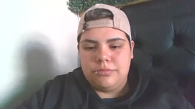 Snapshot of Hailey_Curvy chatting on October 3, 2025, 10:07 pm Hailey Curvy online show from October 3, 2025, 10:07 pm