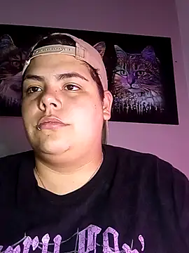 Snapshot of Hailey_Curvy chatting on October 6, 2025, 3:15 am Hailey Curvy online show from October 6, 2025, 3:15 am