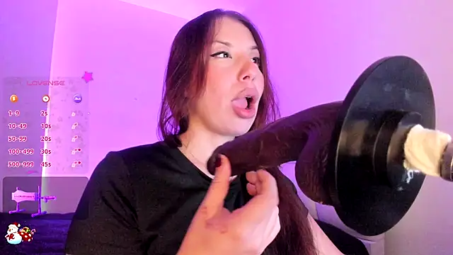 moniklinx online show from December 15, 2025, 10:47 pm