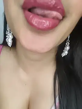 Snapshot of Cute_merry01 chatting on June 24, 2026, 2:38 pm Cute merry01 online show from June 24, 2026, 2:38 pm