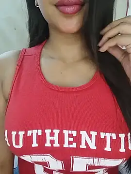 Snapshot of Cute_merry01 chatting on July 7, 2026, 7:23 am Cute merry01 online show from July 7, 2026, 7:23 am