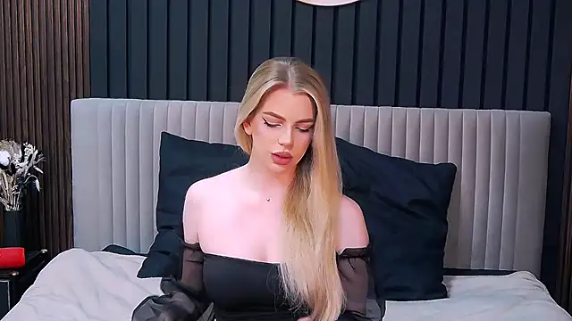 MilanaCeleste online show from November 24, 2025, 1:05 am