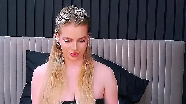 MilanaCeleste online show from November 27, 2025, 6:10 pm