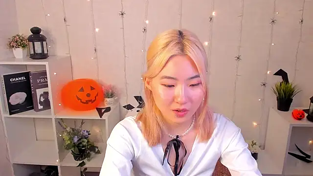 Aisi 18 online show from October 30, 2025, 6:04 am