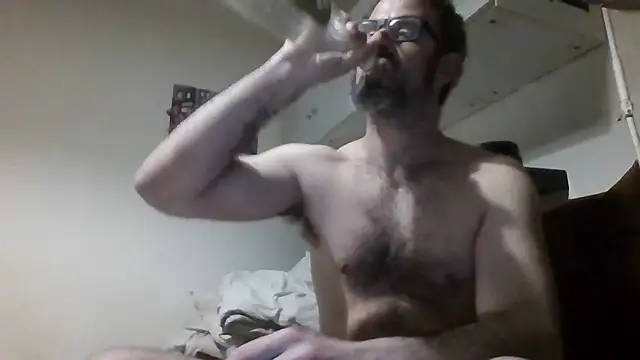 Snapshot of whatYwantMorrre chatting on December 16, 2025, 4:45 pm whatYwantMorrre online show from December 16, 2025, 4:45 pm