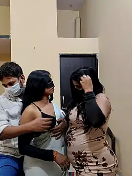 Snapshot of Hot_modal chatting on November 25, 2025, 5:46 pm Hot modal online show from November 25, 2025, 5:46 pm