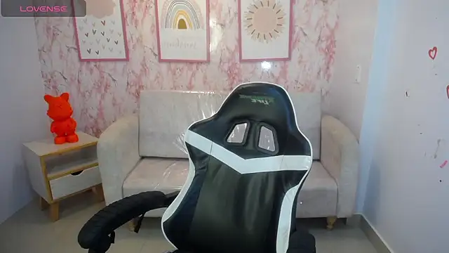 Kylie ch1 online show from October 28, 2025, 10:52 am