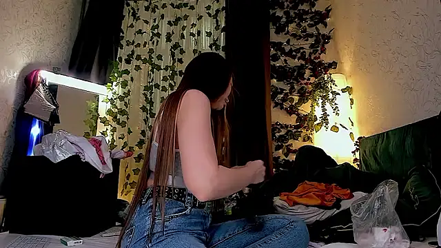 Kimberly Wolker online show from November 23, 2025, 4:29 pm