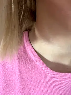 Snapshot of SweetBunnyGF chatting on December 18, 2025, 12:49 am SweetBunnyGF online show from December 18, 2025, 12:49 am