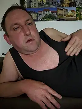 Snapshot of GenuineDedication42 chatting on February 17, 2026, 2:57 pm GenuineDedication42 online show from February 17, 2026, 2:57 pm