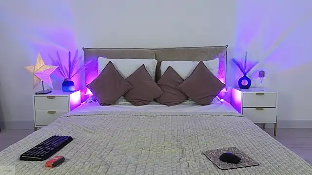 Snapshot of Jules_night chatting on November 14, 2025, 9:57 pm Jules night online show from November 14, 2025, 9:57 pm