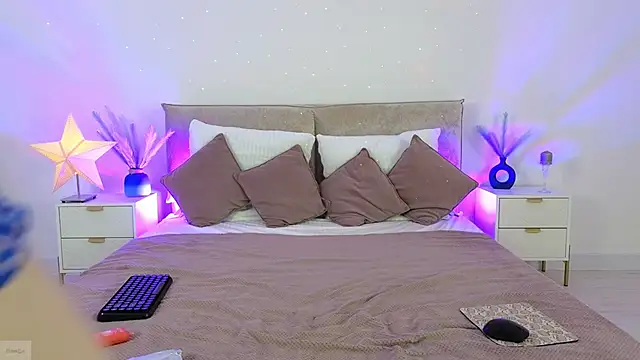 Snapshot of Jules_night chatting on November 19, 2025, 9:26 pm Jules night online show from November 19, 2025, 9:26 pm