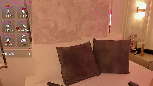 doll eyees  online show from November 7, 2025, 2:44 am