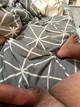 Snapshot of julienCr7 chatting on November 19, 2025, 3:12 pm julienCr7 online show from November 19, 2025, 3:12 pm