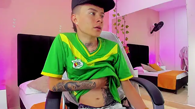 Nascary Fox online show from November 28, 2025, 7:27 pm