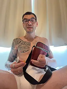 Snapshot of Leonsouzaof chatting on December 1, 2025, 5:29 pm Leonsouzaof online show from December 1, 2025, 5:29 pm