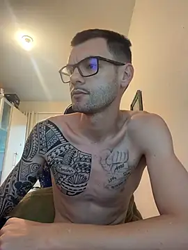 Snapshot of Leonsouzaof chatting on December 2, 2025, 10:53 am Leonsouzaof online show from December 2, 2025, 10:53 am