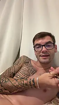 Snapshot of Leonsouzaof chatting on February 14, 2026, 2:41 am Leonsouzaof online show from February 14, 2026, 2:41 am