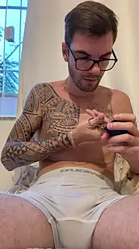 Snapshot of Leonsouzaof chatting on February 19, 2026, 9:44 pm Leonsouzaof online show from February 19, 2026, 9:44 pm