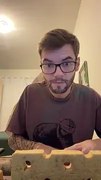 Snapshot of Leonsouzaof chatting on March 1, 2026, 9:39 pm Leonsouzaof online show from March 1, 2026, 9:39 pm