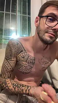 Snapshot of Leonsouzaof chatting on April 16, 2026, 1:06 am Leonsouzaof online show from April 16, 2026, 1:06 am