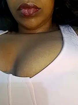 Snapshot of Kitana77 chatting on October 25, 2025, 4:42 am Kitana77 online show from October 25, 2025, 4:42 am