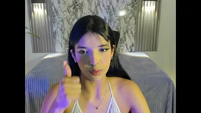 ChloeeMason online show from November 15, 2025, 11:07 am