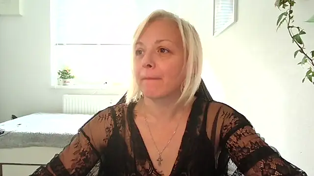 Snapshot of Linsy_Kim chatting on October 22, 2025, 7:52 am Linsy Kim online show from October 22, 2025, 7:52 am