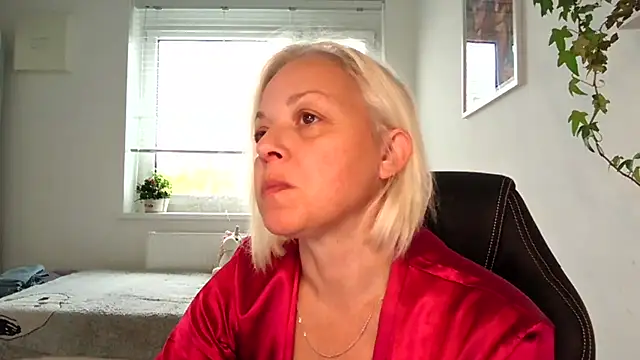 Snapshot of Linsy_Kim chatting on November 2, 2025, 9:00 am Linsy Kim online show from November 2, 2025, 9:00 am