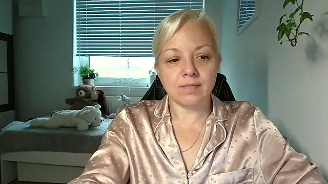 Snapshot of Linsy_Kim chatting on November 15, 2025, 6:55 am Linsy Kim online show from November 15, 2025, 6:55 am