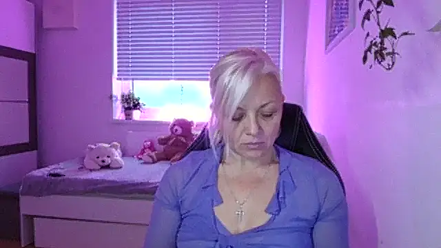 Snapshot of Linsy_Kim chatting on November 20, 2025, 6:46 am Linsy Kim online show from November 20, 2025, 6:46 am