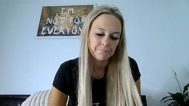 Snapshot of imyourgoodgirl69 chatting on November 16, 2025, 3:45 am imyourgoodgirl69 online show from November 16, 2025, 3:45 am