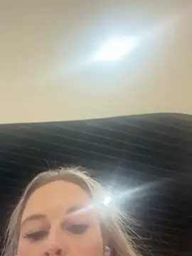 imyourgoodgirl69 online show from February 25, 2026, 4:33 am