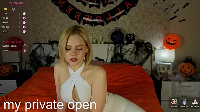 Snapshot of Brittney_Shaw chatting on October 24, 2025, 2:35 pm Brittney Shaw online show from October 24, 2025, 2:35 pm