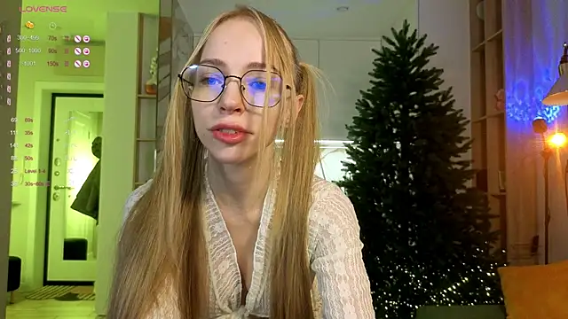 BritaKiss online show from November 18, 2025, 2:17 am