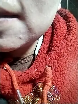 venu00 online show from February 10, 2026, 4:27 am