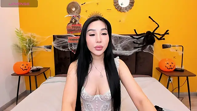 Jennifer Munoz online show from October 29, 2025, 1:30 am