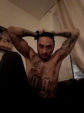 Snapshot of Woodern chatting on November 26, 2025, 12:55 am Woodern online show from November 26, 2025, 12:55 am