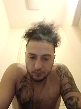 Snapshot of Woodern chatting on December 2, 2025, 10:38 pm Woodern online show from December 2, 2025, 10:38 pm