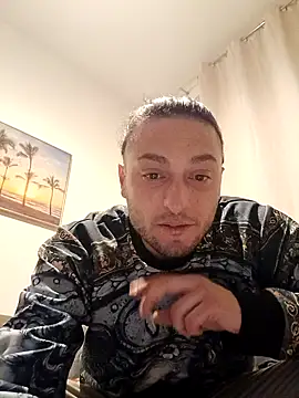 Snapshot of Woodern chatting on December 3, 2025, 9:02 pm Woodern online show from December 3, 2025, 9:02 pm