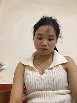 Snapshot of Ngoc-bbi chatting on October 10, 2025, 2:05 pm Ngoc-bbi online show from October 10, 2025, 2:05 pm