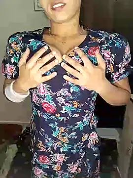 Savita2310 online show from November 12, 2025, 5:35 pm