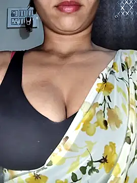 Savita2310 online show from December 15, 2025, 6:01 pm