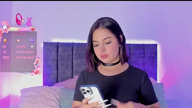 Snapshot of AnaLevii chatting on September 15, 2025, 12:54 am AnaLevii online show from September 15, 2025, 12:54 am